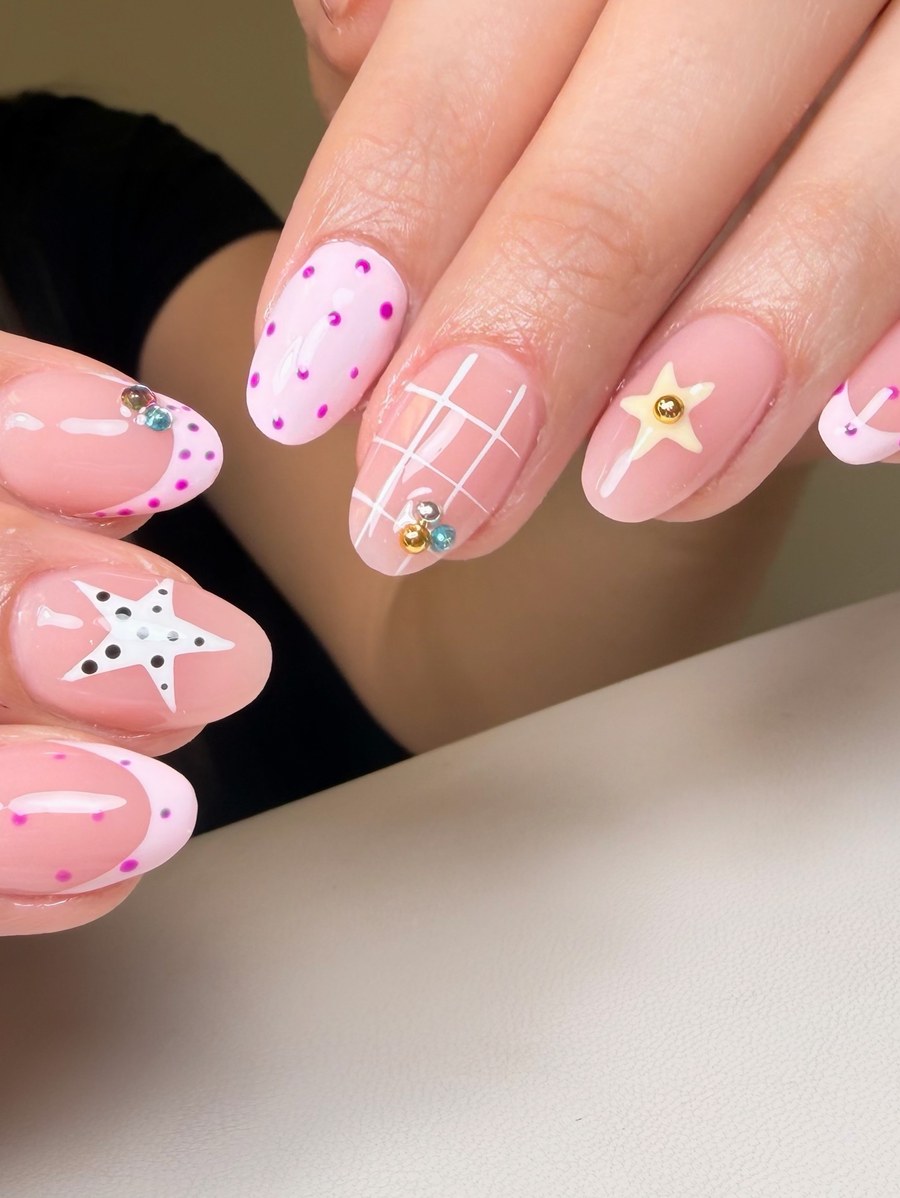 Set de uñas con contorno, trabajo de Lilianys Parra